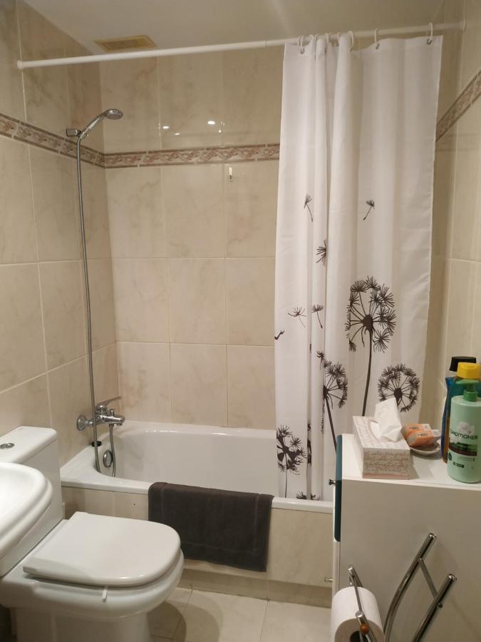 شقة Apartamento Con Piscinas كاسترو أورديالس المظهر الخارجي الصورة